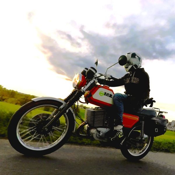Moto MZ 250 ETZ à louer chez Locarusticmoto