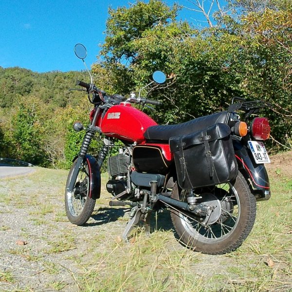 Moto MZ 125 ETZ à louer chez Locarusticmoto