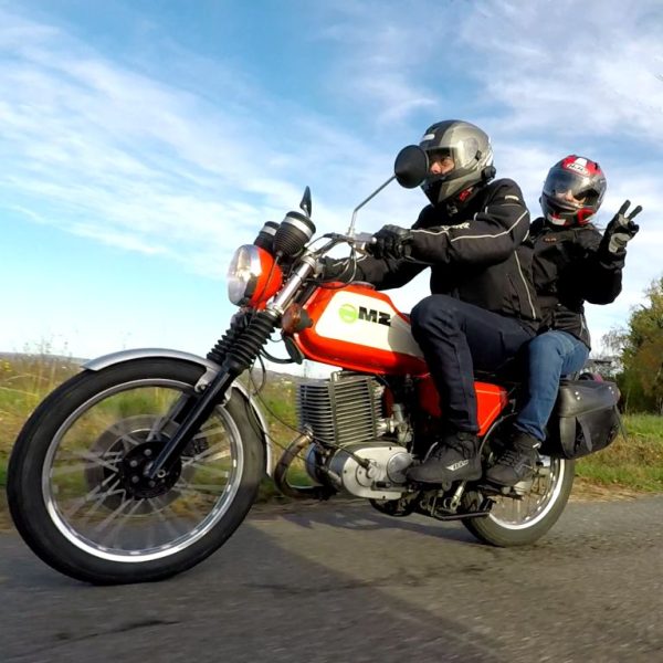 Moto MZ 250 ETZ à louer chez Locarusticmoto