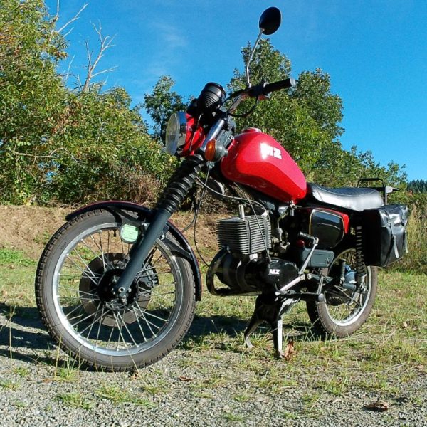 Moto MZ 125 ETZ à louer chez Locarusticmoto