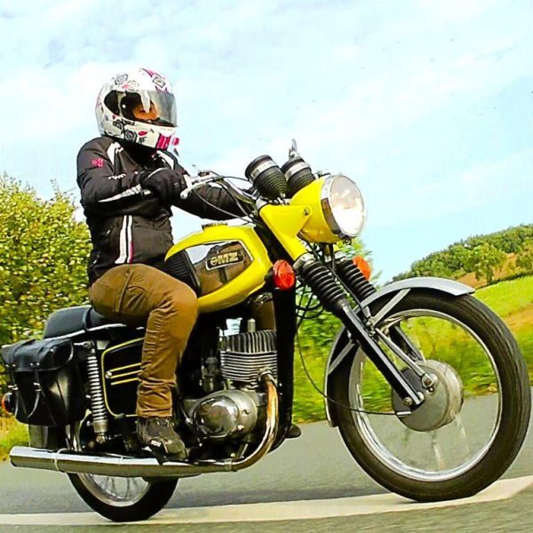 Moto MZ 125 TS à louer chez Locarusticmoto