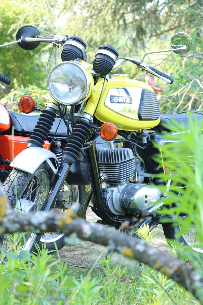 LOCARUSTICMOTO : LOCATION DE MOTOS ET SIDECARS DE COLLECTION A DES FINS TOURISTIQUES