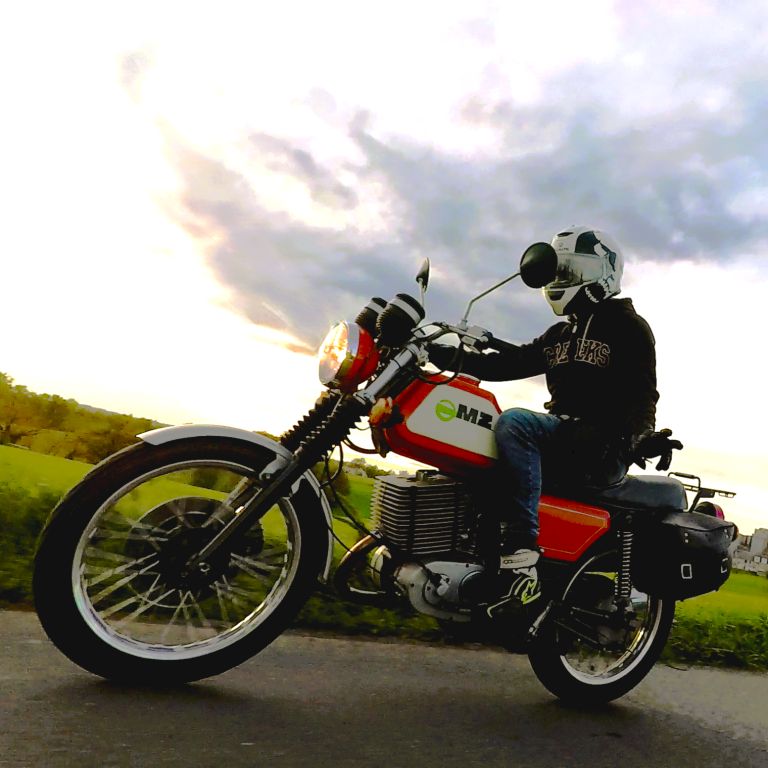 Moto MZ 250 ETZ à louer chez Locarusticmoto