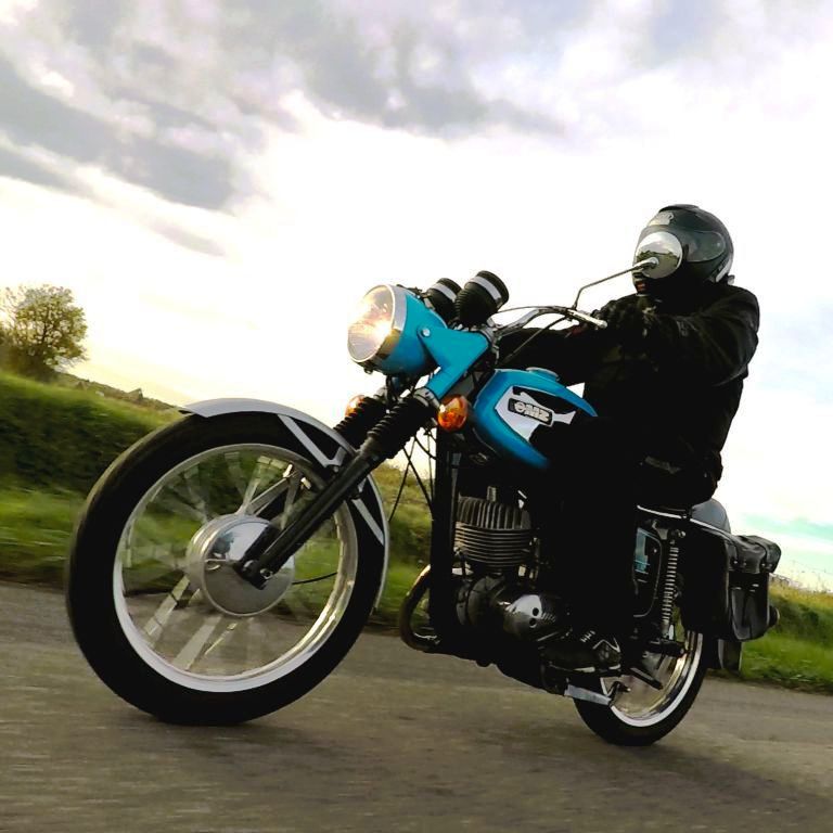 Moto MZ 125 TS à louer chez Locarusticmoto