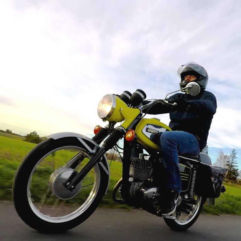 Moto MZ 125 TS à louer chez Locarusticmoto