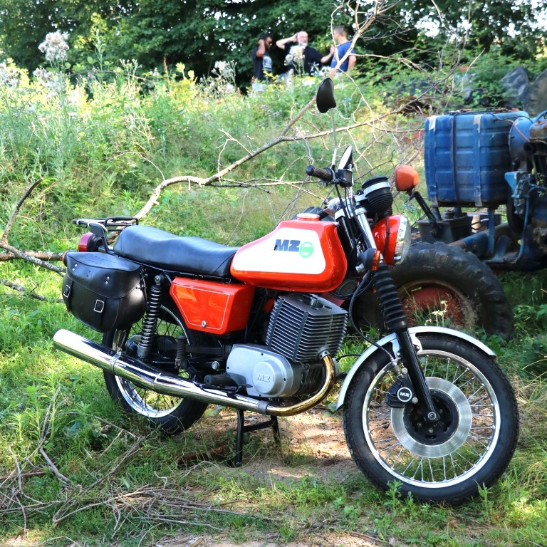 Moto MZ 250 ETZ à louer chez Locarusticmoto