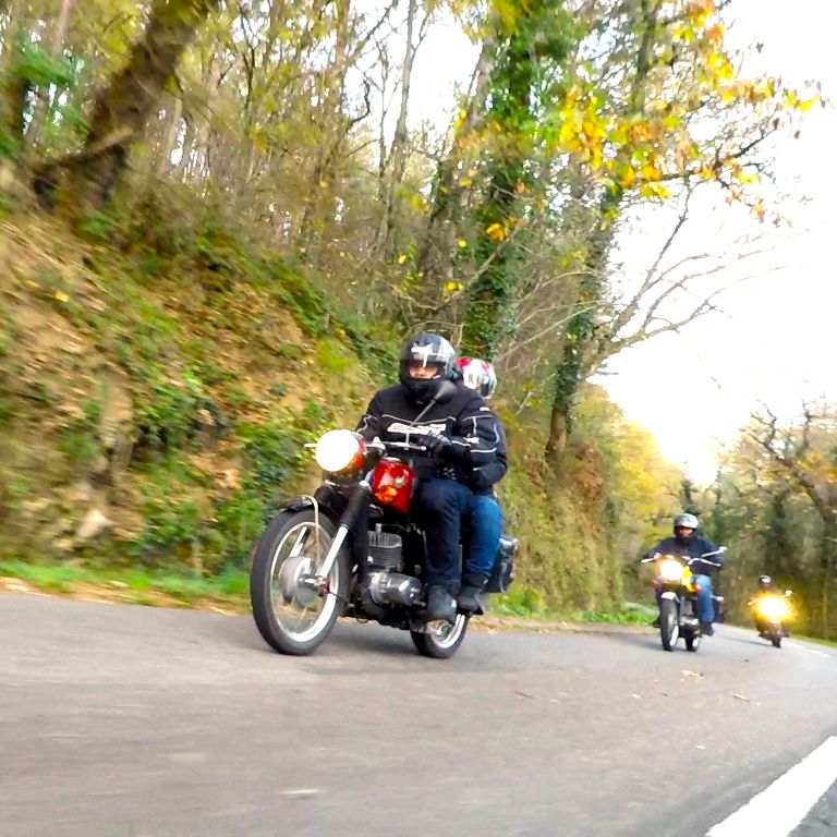 Moto MZ 125 ETS à louer chez Locarusticmoto