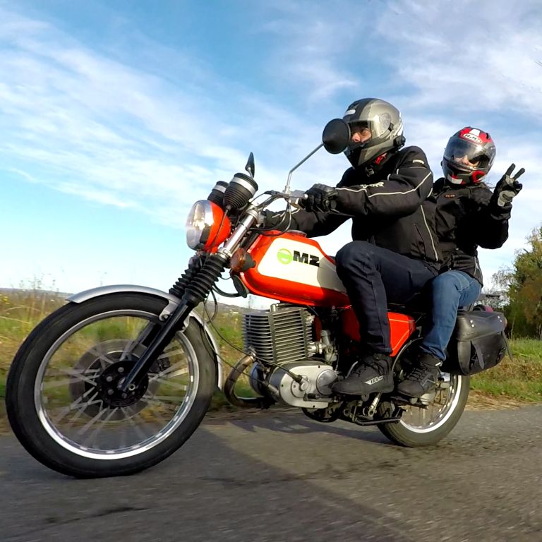 Moto MZ 250 ETZ à louer chez Locarusticmoto