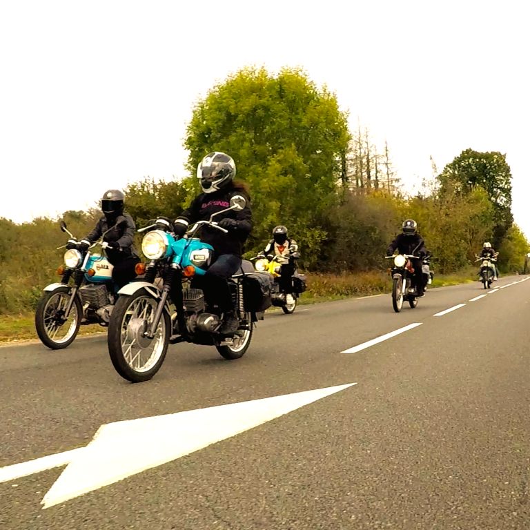 Moto MZ 125 TS à louer chez Locarusticmoto