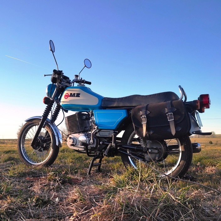 Moto MZ 250 ETZ à louer chez Locarusticmoto