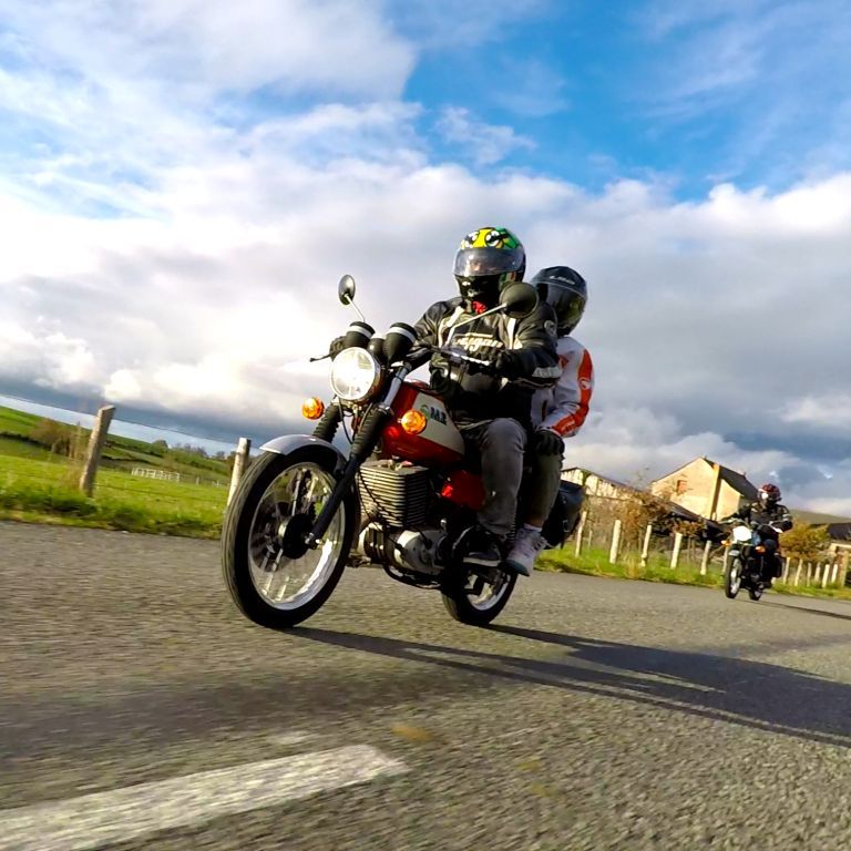 Moto MZ 250 ETZ à louer chez Locarusticmoto