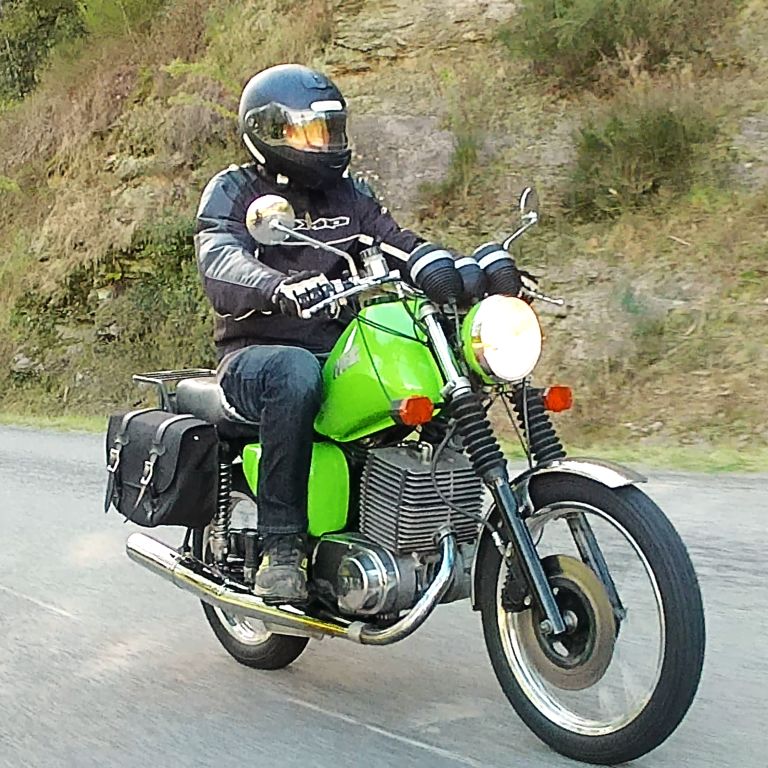 Moto MZ 251 ETZ à louer chez Locarusticmoto