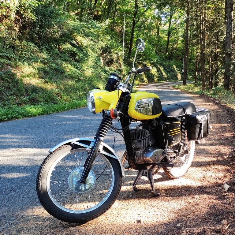 Moto MZ 125 TS à louer chez Locarusticmoto